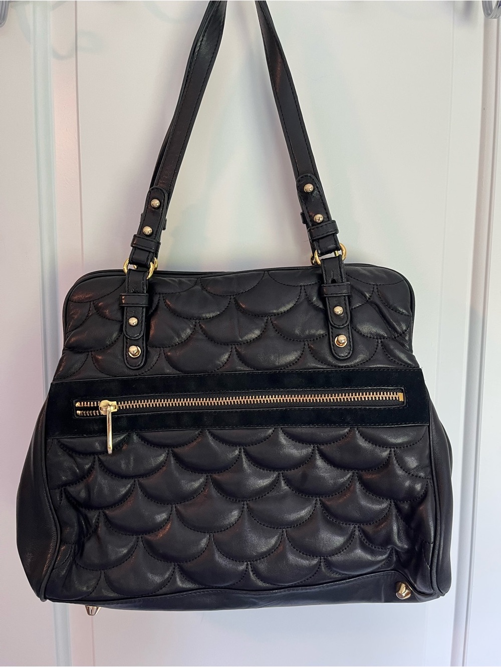 Badgley Mischka Black Quilted Scallop-Pattern Shoulder Bag with Gold Hardware